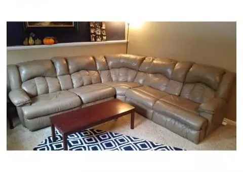 Very nice 3 piece polyester sectional sofa